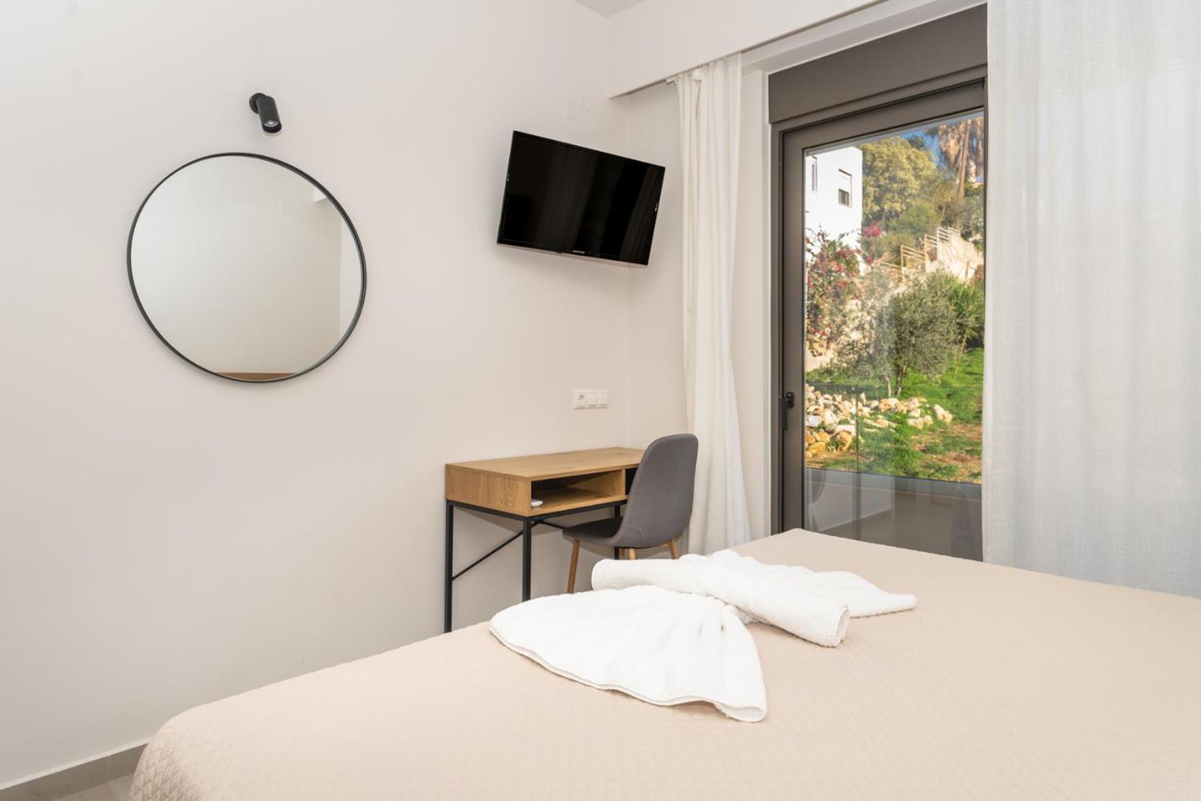 Dreta Suites Ханя Екстериор снимка